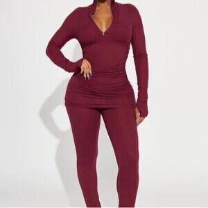 Burgundy Ribbed Side Ruching‎ 2 piece Legging set Size XS RefN18-2